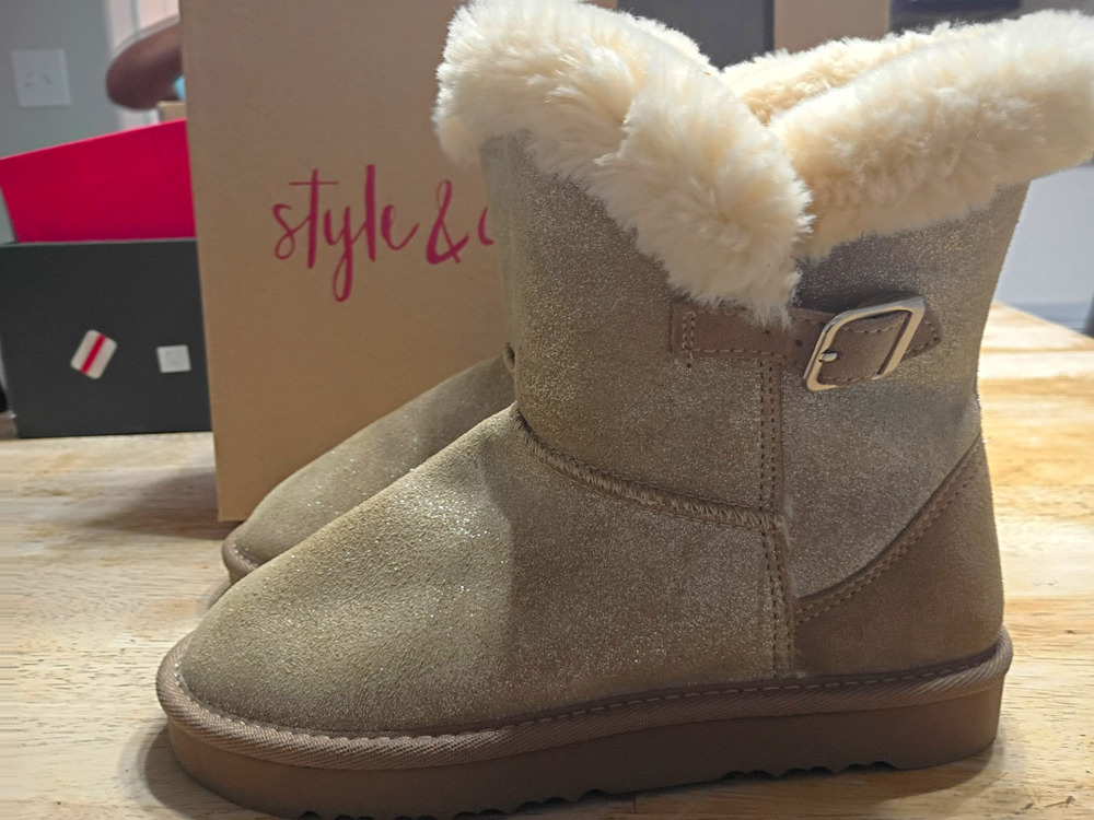 Style & Co. Tiny 2 Women’s Gold Shimmer Suede Faux Fur Lined Bootie Buckle 7